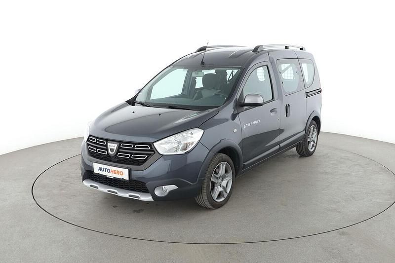 Grau Gebraucht 2020 Dacia Dokker Stepway Van | 15.080 € (Fairer Preis) - Bild 1/3
