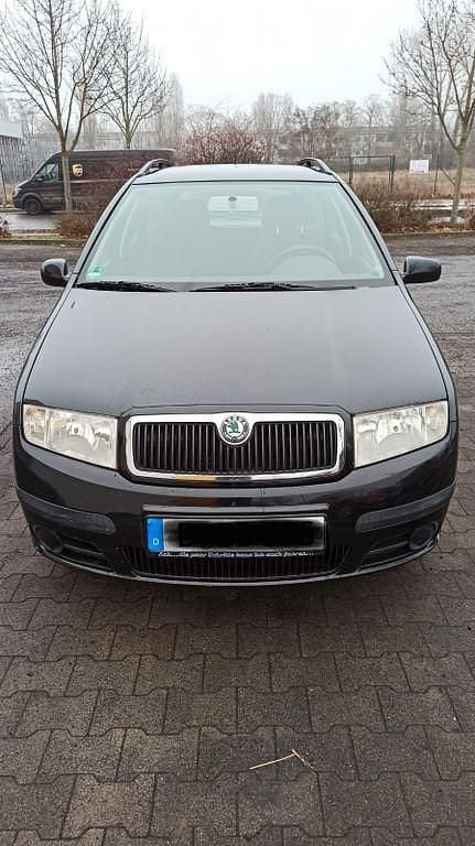 Schwarz Gebraucht 2004 Skoda Fabia Classic Kombi | 1.000 € (Guter Preis) - Bild 1/4