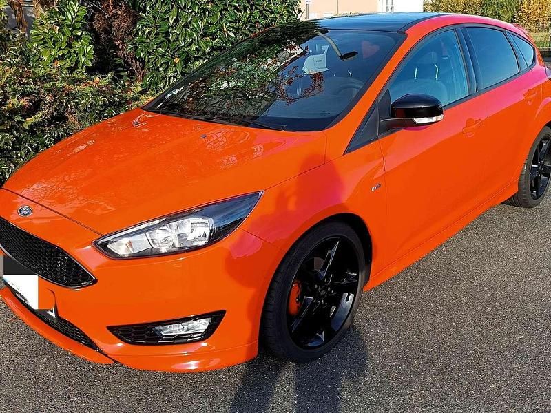 Gebraucht Ford Focus ST 125 PS (91 kW) 2017 Rot Limousine