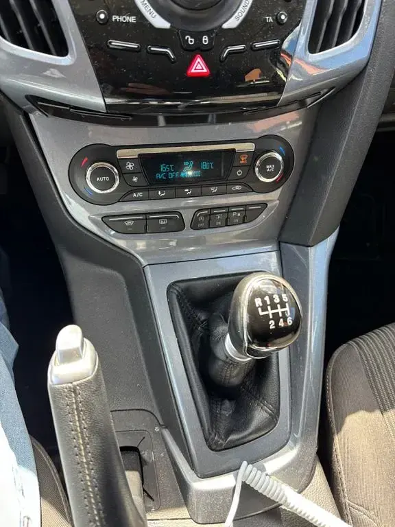 Gebraucht Ford Focus Titanium 105 PS (77 kW) 2013 Silber Limousine