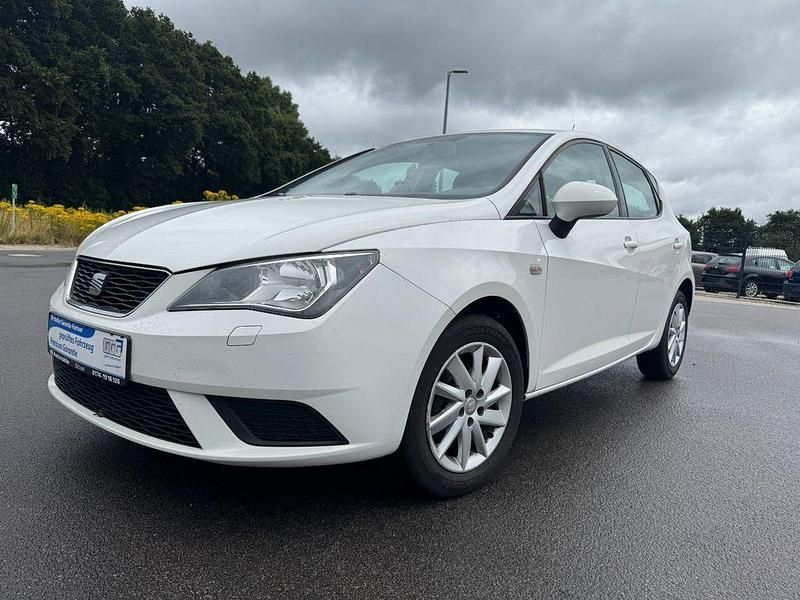 Weiß Gebraucht 2013 Seat Ibiza Style Limousine | 4.690 € (Fairer Preis) - Bild 1/4