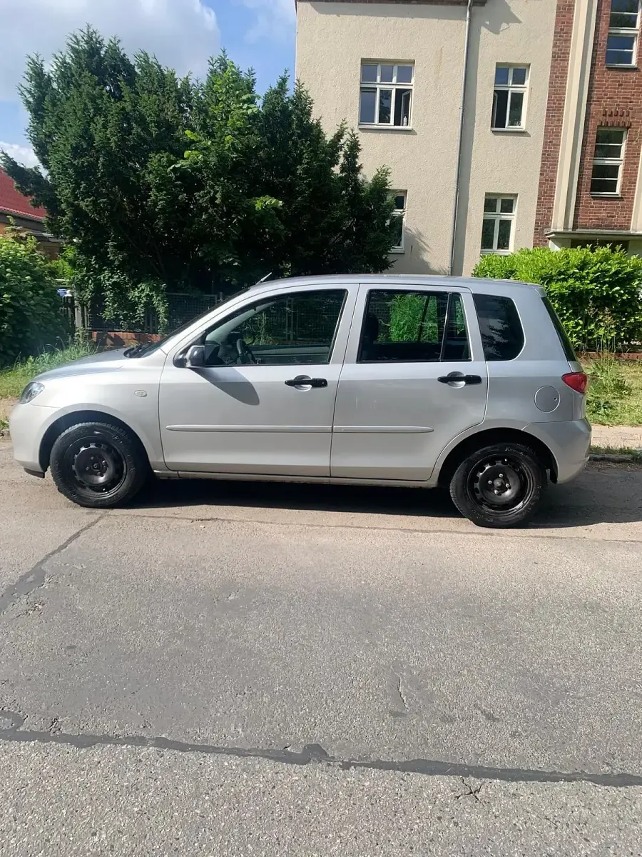 Gebraucht Mazda 2 70 PS (51 kW) 2005 Silber Kleinwagen