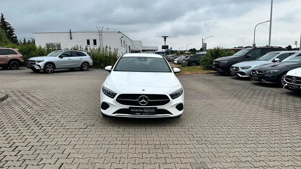 Gebraucht Mercedes A200 Progressive 150 PS (110 kW) 2025 Unilack polarweiß Limousine