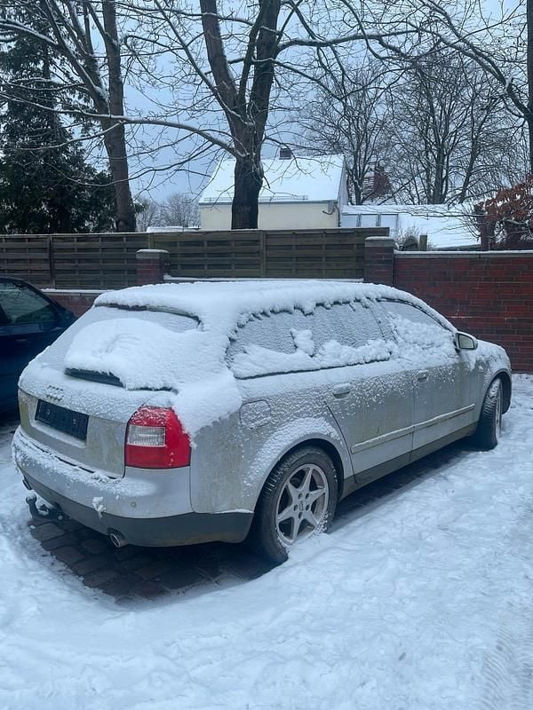 Gebraucht 2004 Audi A4 Kombi | 900 € - Bild 1/4