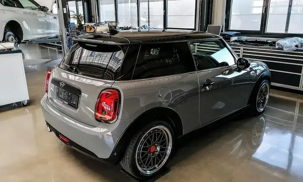Gebraucht Mini Cooper 139 PS (102 kW) 2018 Grau Kleinwagen