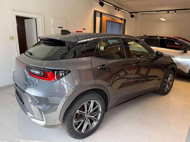 Neu Lexus LBX 136 PS (100 kW) 2026 Sonic grey SUV