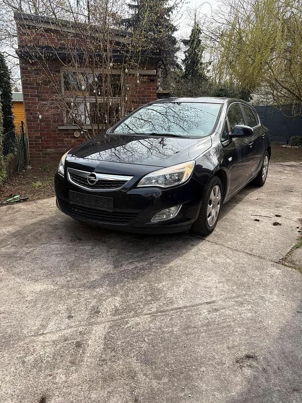 Gebraucht Opel Astra 87 PS (63 kW) 2010 Schwarz Kleinwagen