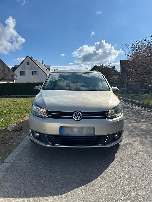 Gebraucht VW Touran 140 PS (102 kW) 2011 Silber Van / Kleinbus