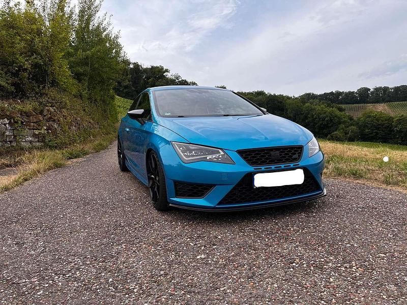 Blau Gebraucht 2015 Seat Leon SC Kleinwagen | 18.500 € - Bild 1/4