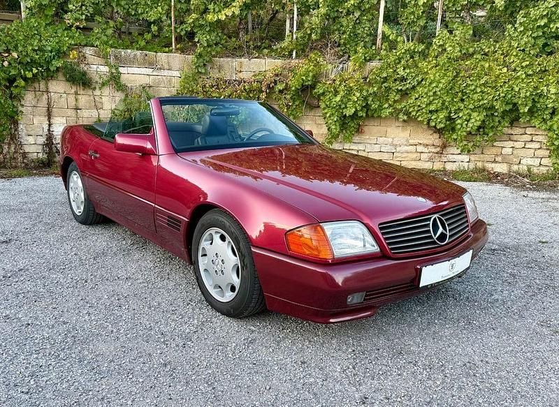 512 almandinrot Gebraucht 1994 Mercedes SL320 Cabrio | 24.900 € - Bild 1/4