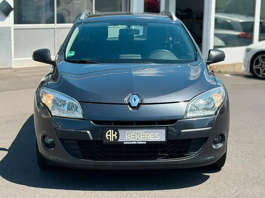 Gebraucht Renault Mégane 110 PS (80 kW) 2012 Grau Limousine