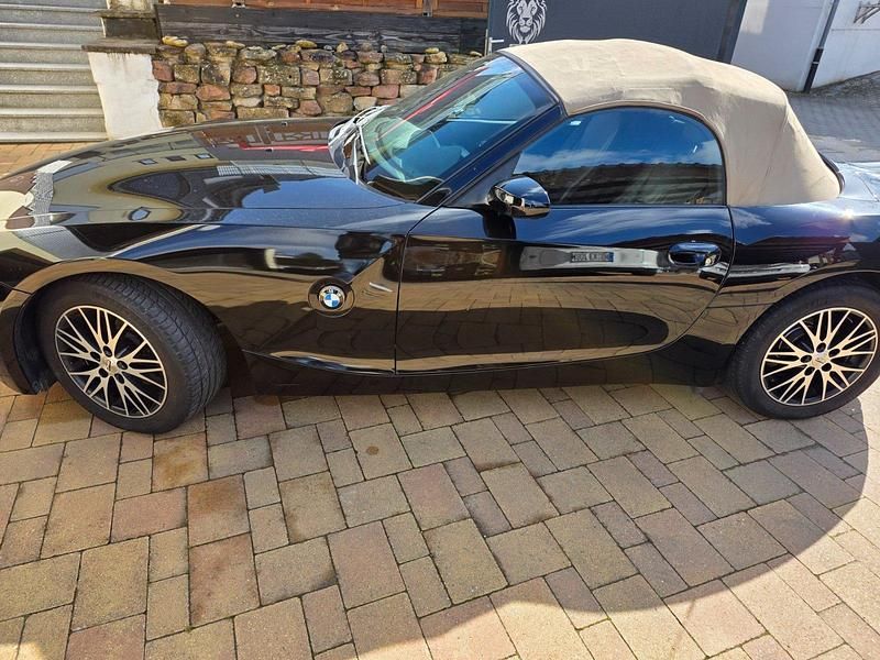 Gebraucht BMW Z4 170 PS (125 kW) 2004 Schwarz Cabrio