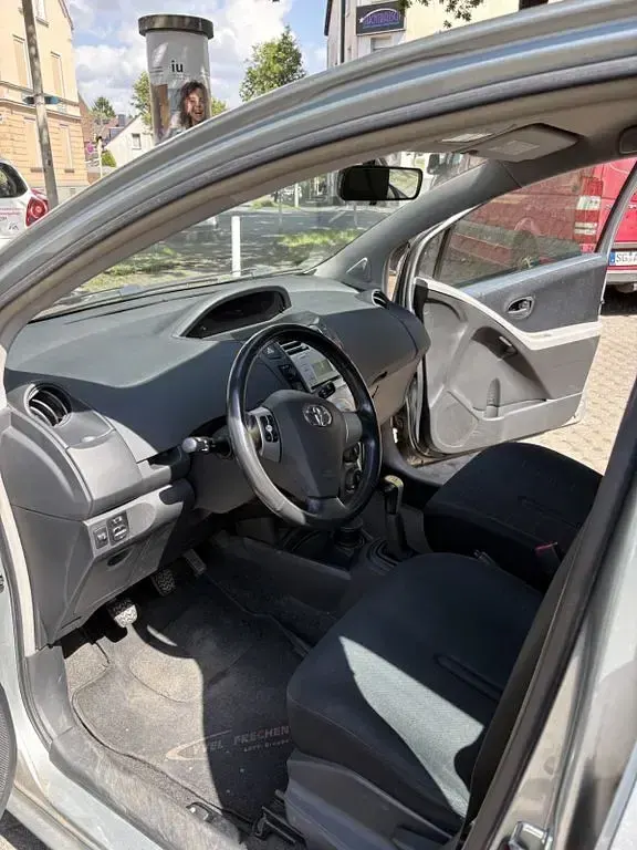 Gebraucht Toyota Yaris 87 PS (63 kW) 2007 Grau Kleinwagen