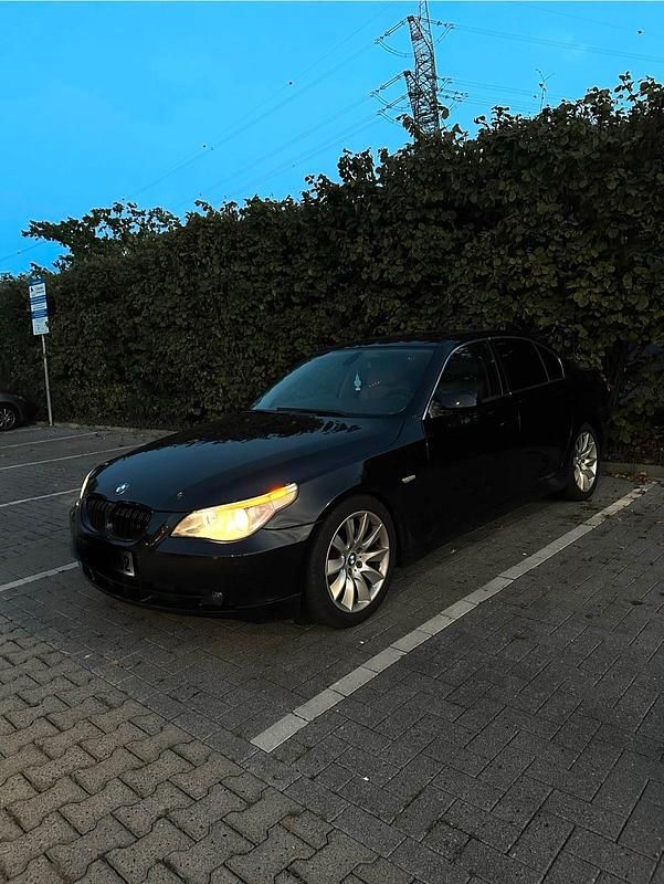 Schwarz Gebraucht 2004 BMW 530 Limousine | 3.300 € (Guter Preis) - Bild 1/3