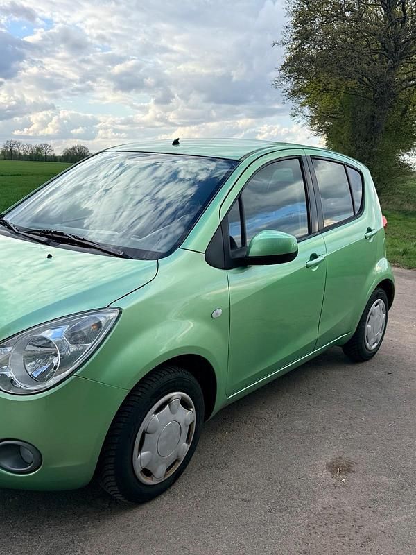 Second-hand Opel Agila 65 CP (47 kW) 2009 Verde Hatchback