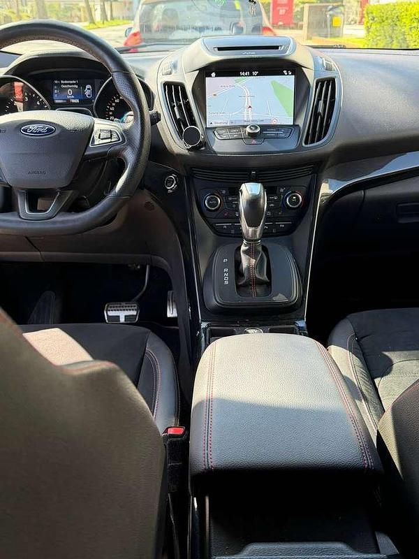 Gebraucht Ford Kuga 150 PS (110 kW) 2020 Schwarz SUV