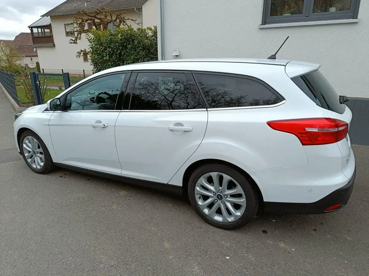 Second-hand Ford Focus Titanium 150 CP (110 kW) 2017 Alb Break