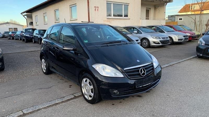 Gebraucht Mercedes A180 116 PS (85 kW) 2010 Schwarz Limousine