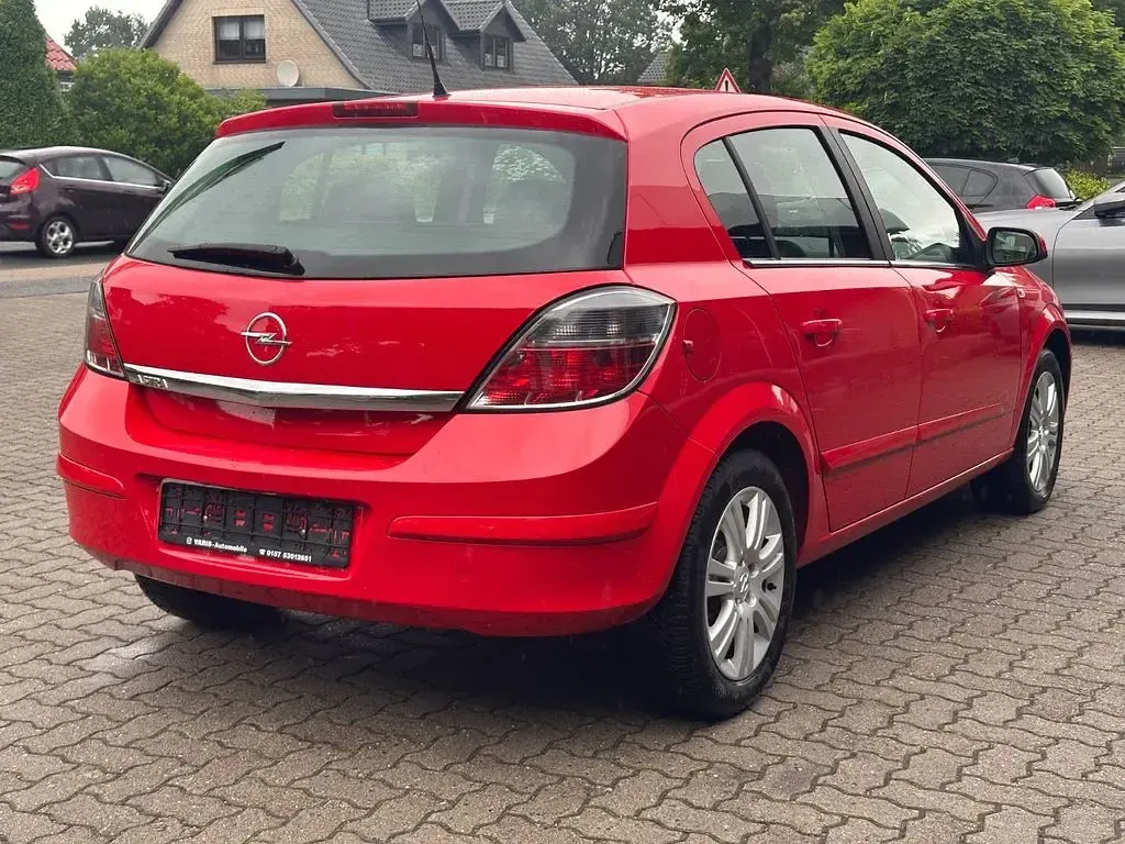 Gebraucht Opel Astra 140 PS (102 kW) 2009 Rot Limousine