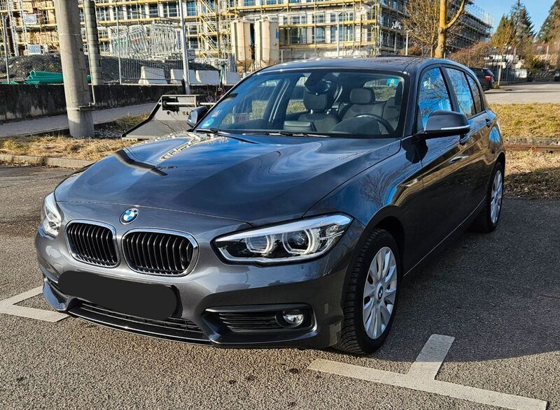 Grau Gebraucht 2017 BMW 120 Advantage Kleinwagen | 14.700 € (Fairer Preis) - Bild 1/4