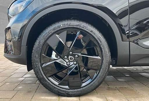 Gebraucht Volvo XC40 Plus 163 PS (119 kW) 2025 Onyx schwarz SUV