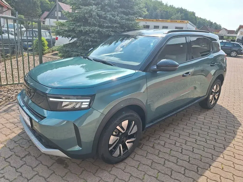 Neu Opel Frontera Ultimate 136 PS (100 kW) 2026 Grün SUV