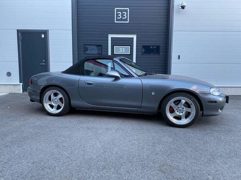 Grau Gebraucht 2004 Mazda MX5 Cabrio | 11.000 € - Bild 1/4