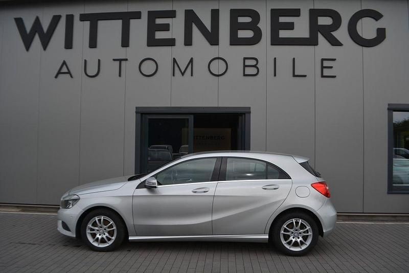 Polarsilber Gebraucht 2012 Mercedes A200 Limousine | 13.900 € (Etwas zu teuer) - Bild 1/4