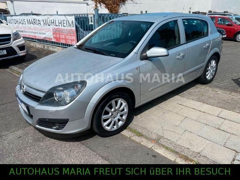 Silber Gebraucht 2004 Opel Astra Enjoy Limousine | 1.999 € (Etwas zu teuer) - Bild 1/4