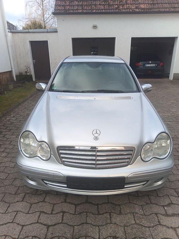 Gebraucht Mercedes C180 Elegance 143 PS (105 kW) 2005 Silber Limousine