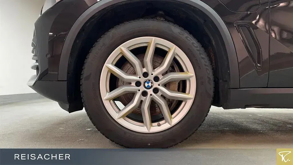 Second-hand BMW X5 Efficient Dynamics 286 CP (210 kW) 2021 Negru SUV