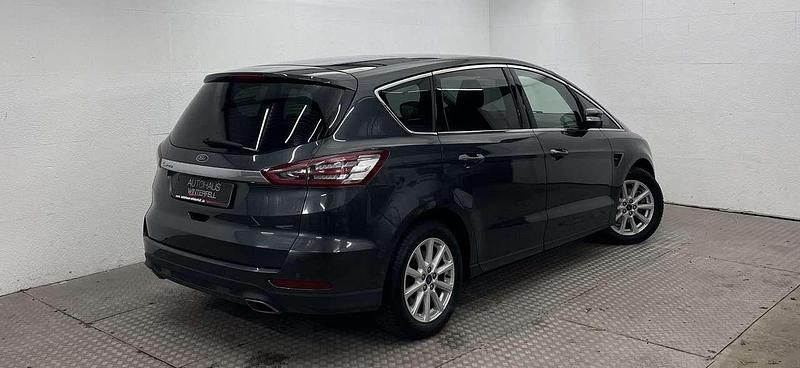 Gebraucht Ford S-MAX Titanium 319 PS (234 kW) 2017 Grün Van / Kleinbus