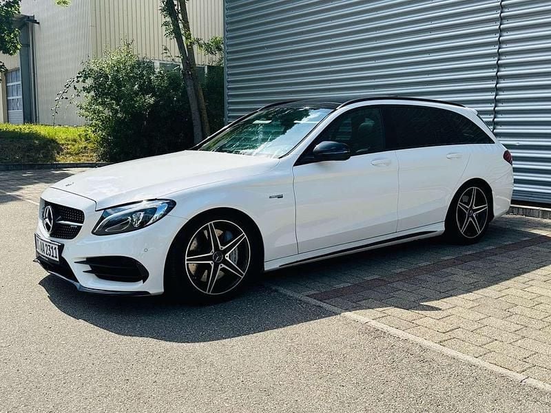 Weiß Gebraucht 2017 Mercedes C43 AMG AMG Kombi | 26.500 € (Guter Preis) - Bild 1/4