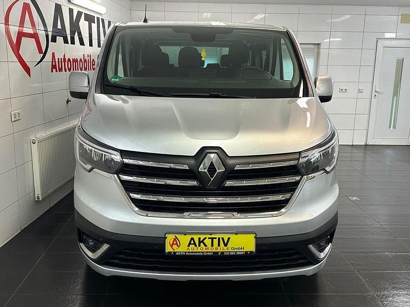 Gebraucht Renault Trafic Life 110 PS (80 kW) 2022 Grau Van / Kleinbus