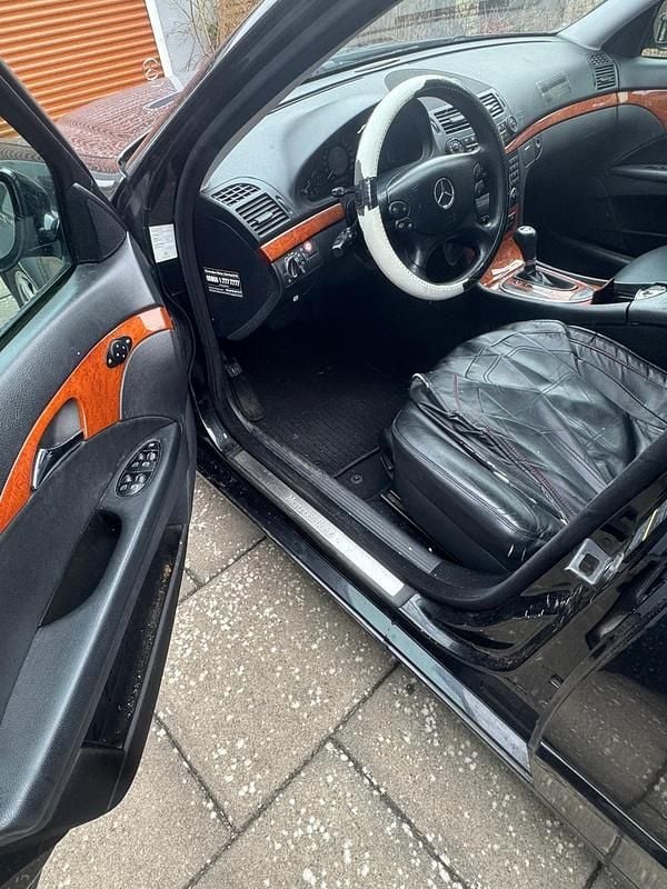 Gebraucht Mercedes E220 170 PS (125 kW) 2007 Schwarz Kombi