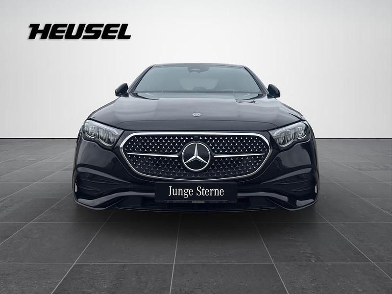 Gebraucht Mercedes E200 AMG 204 PS (150 kW) 2024 Schwarz Limousine