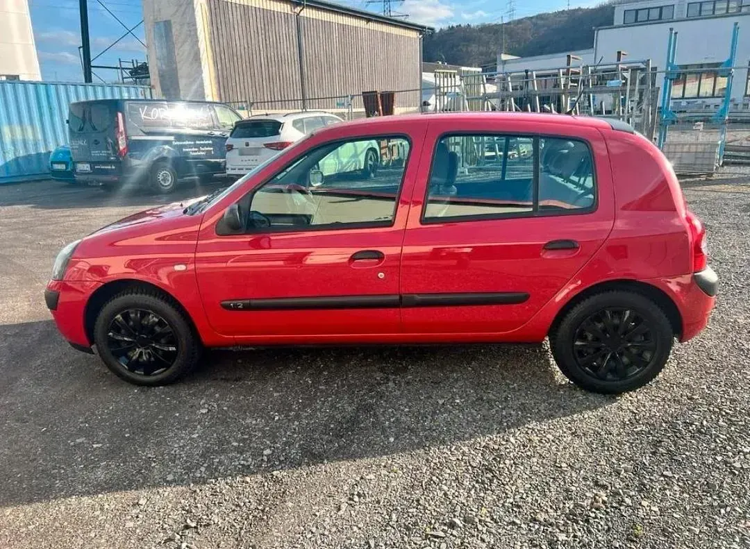 Gebraucht Renault Clio II 58 PS (42 kW) 2003 Rot Kleinwagen