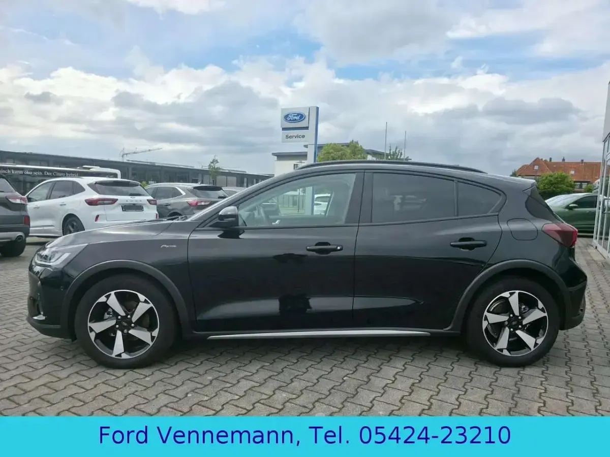 Gebraucht Ford Focus Active X 155 PS (114 kW) 2024 Schwarz SUV