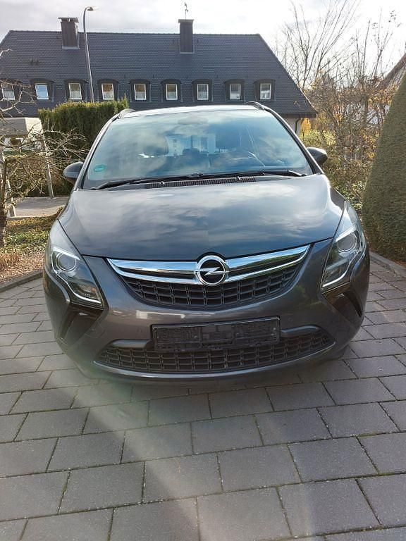 Grau Gebraucht 2012 Opel Zafira Tourer Active Van / Kleinbus | 5.500 € (Fairer Preis) - Bild 1/4