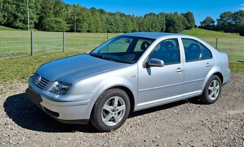 Silber Gebraucht 2002 VW Bora Limousine | 1.800 € (Guter Preis) - Bild 1/4