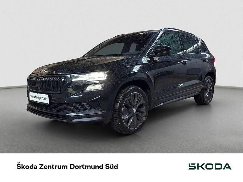 Schwarz Gebraucht 2025 Skoda Karoq SportLine SUV | 36.888 € (Guter Preis) - Bild 1/4