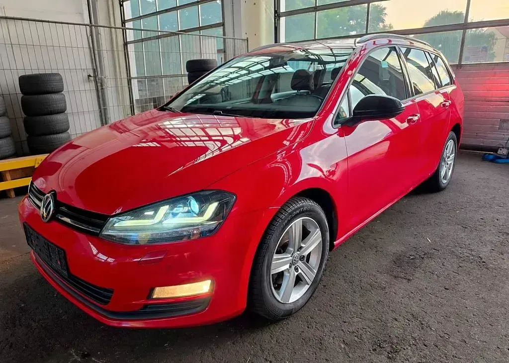 Gebraucht VW Golf VII Comfortline 110 PS (80 kW) 2016 Rot Kombi