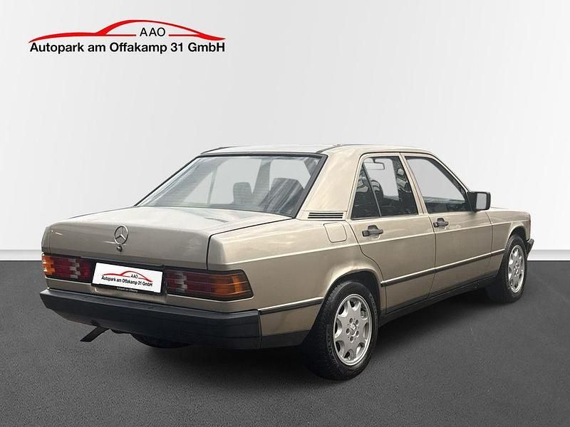 Gebraucht Mercedes 190 132 PS (97 kW) 1987 Smoke silver Limousine