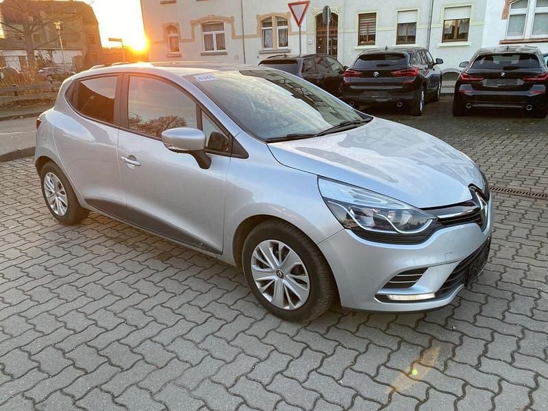 Gebraucht Renault Clio IV 75 PS (55 kW) 2017 Silber Kleinwagen