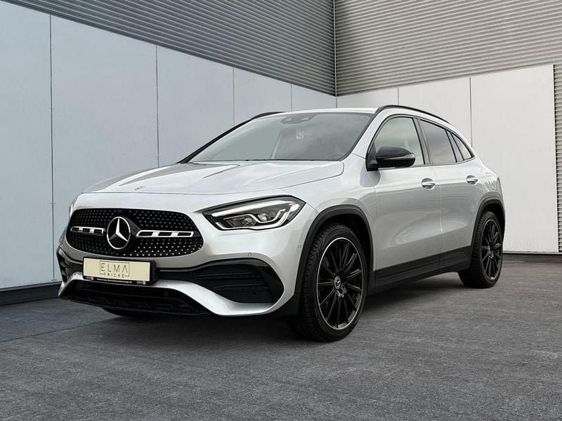 Silber Gebraucht 2020 Mercedes GLA200 AMG line SUV | 30.980 € (Fairer Preis) - Bild 1/4