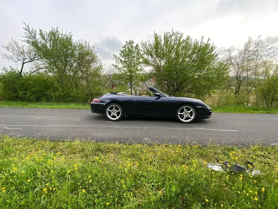 Gebraucht Porsche 996 320 PS (235 kW) 2003 Blau Cabrio