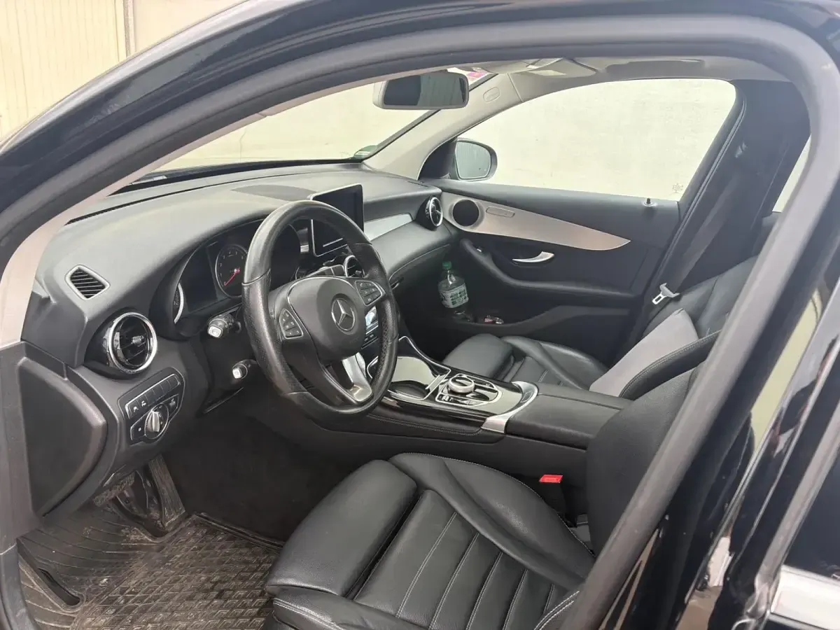 Gebraucht Mercedes GLC250 AMG line 211 PS (155 kW) 2018 Schwarz SUV