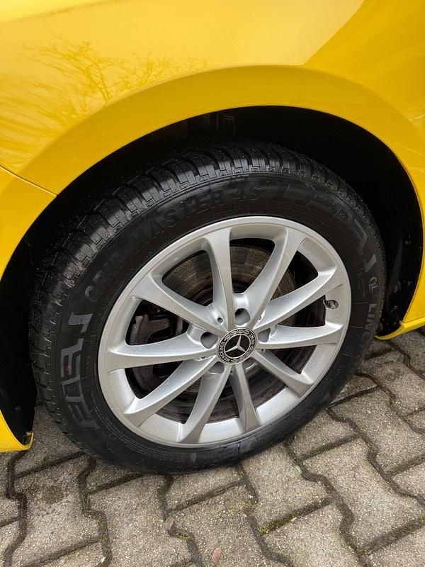 Usata Mercedes A250 218 CV (160 kW) 2020 Giallo Berlina