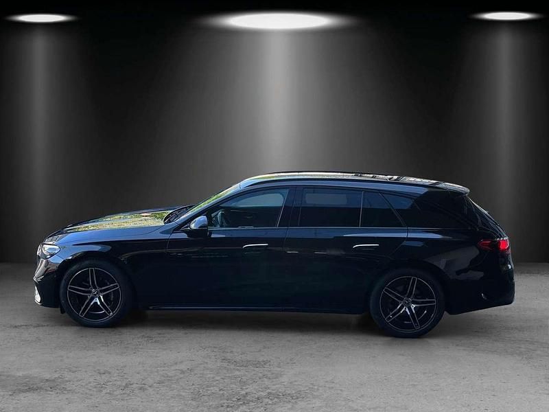 Gebraucht Mercedes E220 Advanced 197 PS (144 kW) 2023 Obsidianschwarz Kombi