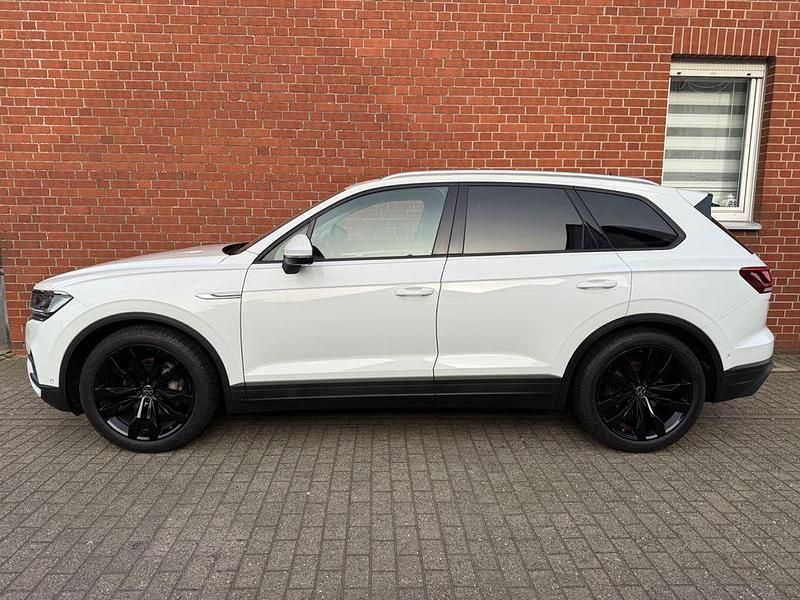 Gebraucht VW Touareg 231 PS (169 kW) 2019 Weiß SUV